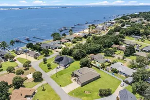 7604 N Shores Dr, Navarre, FL 32566 - Photo 47