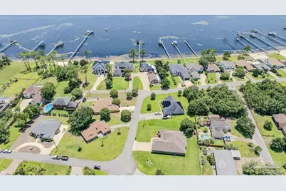 7604 North Shores Dr, Navarre, FL 32566 - Photo 49