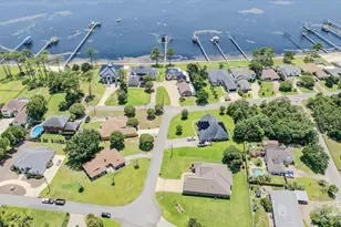 7604 N Shores Dr, Navarre, FL 32566 - Photo 49