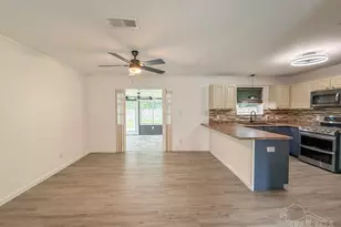 5535 Debbie Dr, Milton, FL 32570 - Photo 5