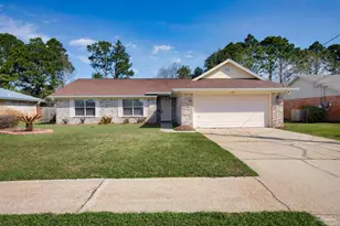 9568 Brentwood Blvd, Navarre, FL 32566 - Photo 1