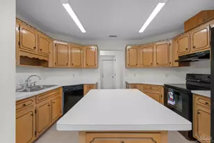 9568 Brentwood Blvd, Navarre, FL 32566 - Photo 13