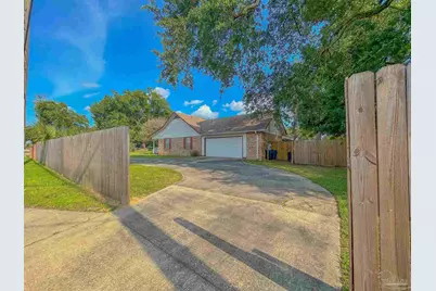 8047 Charter Oaks Dr, Pensacola, FL 32514 - Photo 21