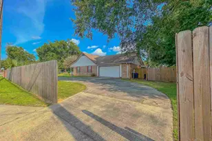 8047 Charter Oaks Dr, Pensacola, FL 32514 - Photo 21