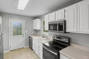 6810 Myra Ln, Molino, FL 32577 - Photo 11