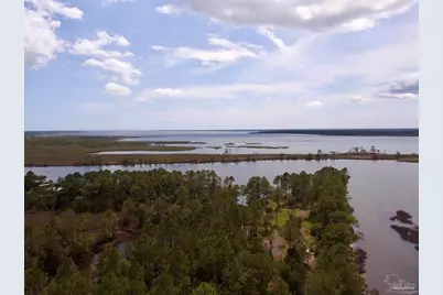8025 Virginia Ln, Milton, FL 32583 - Photo 11