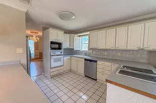 6921 Kitty Hawk Dr, Pensacola, FL 32506 - Photo 9