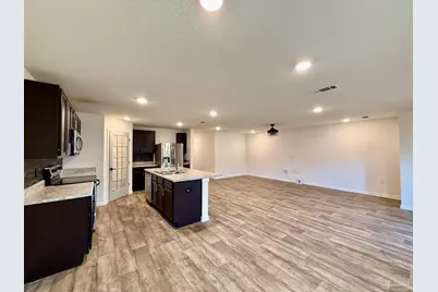 6420 Churchill Cir, Milton, FL 32583 - Photo 5