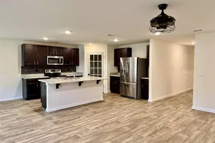 6420 Churchill Cir, Milton, FL 32583 - Photo 9