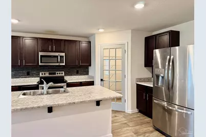 6420 Churchill Cir, Milton, FL 32583 - Photo 7