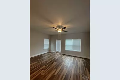 384 Hilburn Ln, Pensacola, FL 32504 - Photo 9