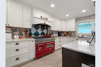 5485 Soundside Dr, Gulf Breeze, FL 32563 - Photo 13