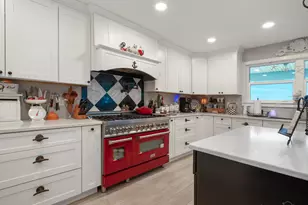 5485 Soundside Dr, Gulf Breeze, FL 32563 - Photo 13