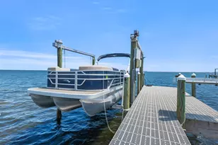 5485 Soundside Dr, Gulf Breeze, FL 32563 - Photo 37