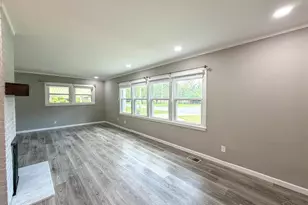 1815 Hallmark Dr, Pensacola, FL 32503 - Photo 5