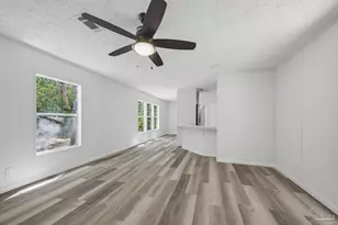 2981 Crittenden Dr, Navarre, FL 32566 - Photo 9