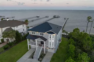 1610 Winding Shore Dr, Gulf Breeze, FL 32563 - Photo 1