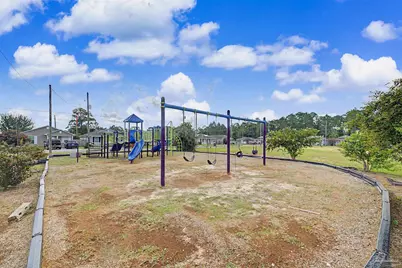 2124 Ledbetter Ln, Pensacola, FL 32507 - Photo 5