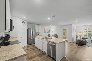 5976 Laurel Oak Dr, Pensacola, FL 32526 - Photo 17