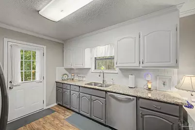 1016 Fleming Dr, Pensacola, FL 32514 - Photo 11