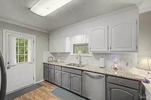 1016 Fleming Dr, Pensacola, FL 32514 - Photo 11