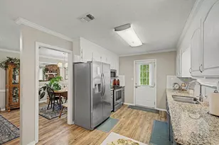 1016 Fleming Dr, Pensacola, FL 32514 - Photo 9