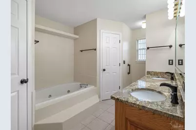 2647 Barefoot Creek Cir, Navarre, FL 32566 - Photo 13