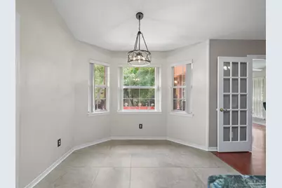 2647 Barefoot Creek Cir, Navarre, FL 32566 - Photo 5
