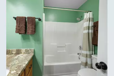 2647 Barefoot Creek Cir, Navarre, FL 32566 - Photo 17