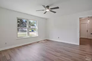 2743 Summertree Ln, Gulf Breeze, FL 32563 - Photo 19