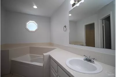 7679 Old Hickory Dr, Pensacola, FL 32507 - Photo 19