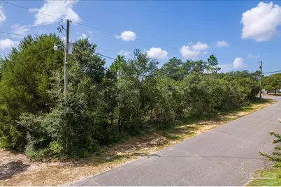 9425 Bone Bluff Dr, Navarre, FL 32566 - Photo 11
