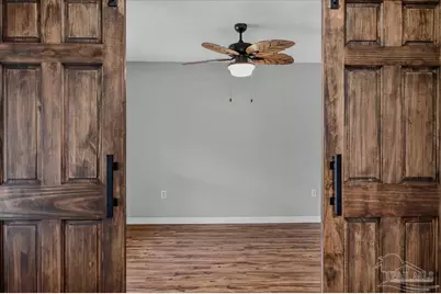 9939 Parker Lake Cir, Navarre, FL 32566 - Photo 5