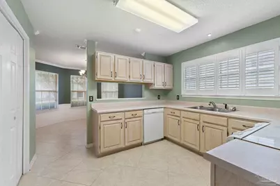 8024 Eastwood Ln, Pensacola, FL 32514 - Photo 5