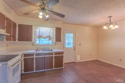 2070 Curry Cir, Pensacola, FL 32504 - Photo 9