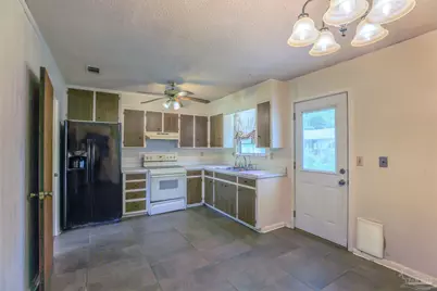 2070 Curry Cir, Pensacola, FL 32504 - Photo 11