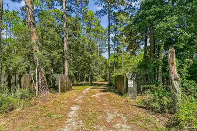 2032 Garcon Point Rd, Milton, FL 32583 - Photo 9