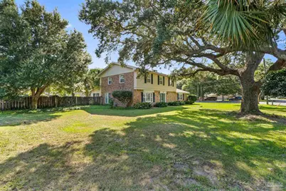 822 Bay Cliffs Rd, Gulf Breeze, FL 32561 - Photo 5