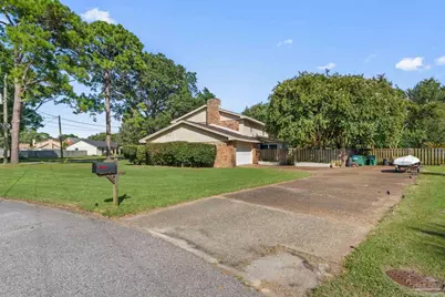 822 Bay Cliffs Rd, Gulf Breeze, FL 32561 - Photo 49