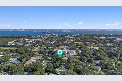 822 Bay Cliffs Rd, Gulf Breeze, FL 32561 - Photo 55