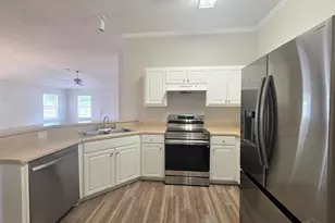 5008 Orlando Ct, Pensacola, FL 32526 - Photo 5