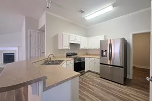 5008 Orlando Ct, Pensacola, FL 32526 - Photo 5