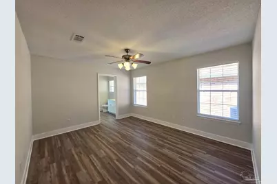 5008 Orlando Ct, Pensacola, FL 32526 - Photo 9