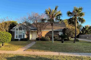 9404 Victoria Ln, Navarre, FL 32566 - Photo 1