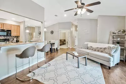 601 E Burgess Rd #F8, Pensacola, FL 32504 - Photo 17
