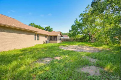 27 S 72nd Ave, Pensacola, FL 32506 - Photo 9