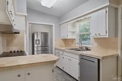 18 Cambridge Ave, Pensacola, FL 32534 - Photo 15
