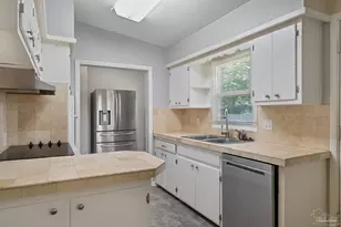 18 Cambridge Ave, Pensacola, FL 32534 - Photo 15