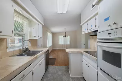 18 Cambridge Ave, Pensacola, FL 32534 - Photo 17