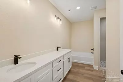 4913 Hickory Shores Blvd, Gulf Breeze, FL 32563 - Photo 9